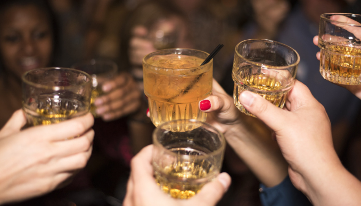 Réduire sa consommation d’alcool : comment fonctionne le laser ?
